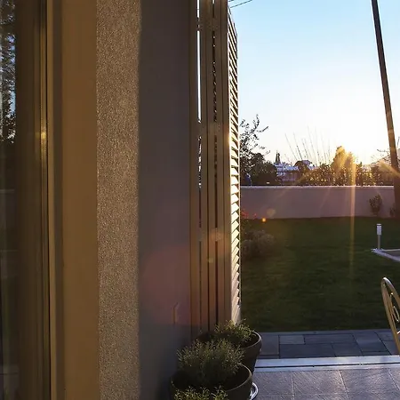 Sunset Apartment *
