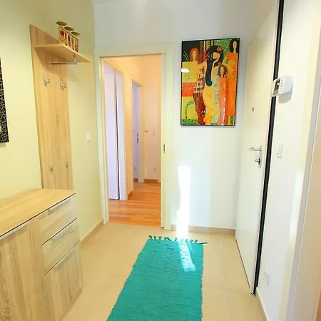 Sunset Apartment Split